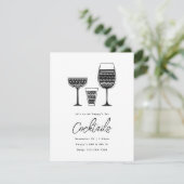 Gemusterte Cocktails Schwarz-Weiß-Cocktail-Party Einladung (Stehend Vorderseite)