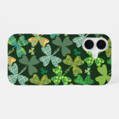 Gemusterte Kleeblätter iPhone 16 Hülle (Rückseite (Horizontal))