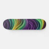 Gemusterte Mardi Gras Welle Skateboard (Horizontal)