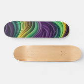 Gemusterte Mardi Gras Welle Skateboard (Horizontal)