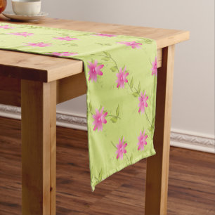Gemustertes Design in Rosa Kurzer Tischläufer