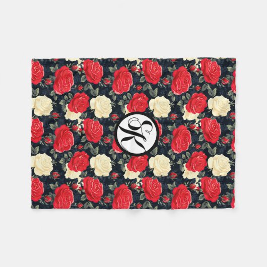 Gemustertes Monogramm aus Red & Creme Rose Fleecedecke (Vorderseite (Horizontal))