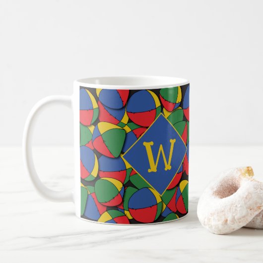 Gemustertes Monogramm des Circus Juggling Artist Kaffeetasse (Mit Donut)