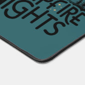 Gemütliche Campfeuernächte Rustikales Abenteuer im Schreibtischunterlage (Ecke)