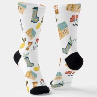 Gemütliche Cottage-Gartenstiefel und Kaffee süß Socken