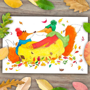 Gemütliche Eingemummte Herbstfüchse  Postkarte
