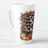 Gemütliche Herbstbibliothek-Kaffeetasse — Buchnisc Milchtasse (Linke Ecke)