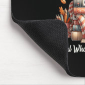 Gemütliche Jahreszeit Ein Mädchen, das Lieben fäll Mousepad (Ecke)