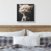 Gemütliche Katze mit einer Tasse Wärme - Entspanne Leinwanddruck (Insitu (Schlafzimmer))