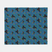 Gemütliche Krähen im Flight Wald Blaue Pinecone Fleecedecke (Vorderseite (Horizontal))