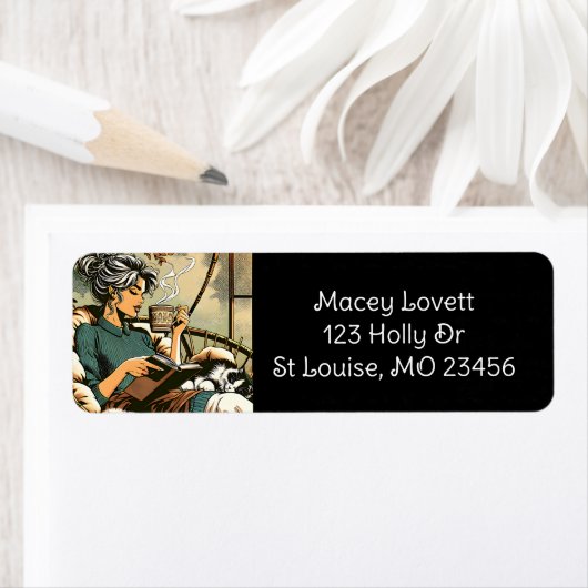 Gemütliche Lady Reading mit Kaffee und Katze (Insitu)