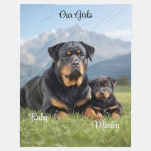Gemütliche Mama und Tochter Rottweiler Personalisi Fleecedecke