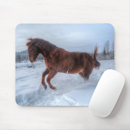 Gemütliche Pferde im Winterschnee aufziehen Mousepad (Mit Mouse)