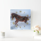 Gemütliche Pferde im Winterschnee aufziehen Quadratische Wanduhr (Zuhause)