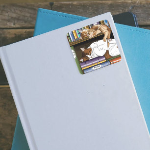 Gemütliche Schlafende Katzen Bücherregal Illustrat Quadratischer Aufkleber