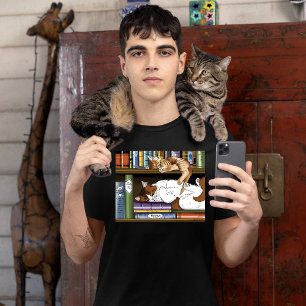 Gemütliche schlafende Katzen Bücherregal Illustrat T-Shirt