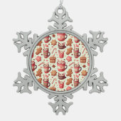 Gemütliche Weihnachtskakao- und Lebkuchenmuster Schneeflocken Zinn-Ornament (Vorderseite)