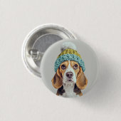 Gemütlicher Beagle in einem Winterhut aus Strick Button (Vorne & Hinten)