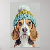 Gemütlicher Beagle in einem Winterhut aus Strick Poster (Vorne)