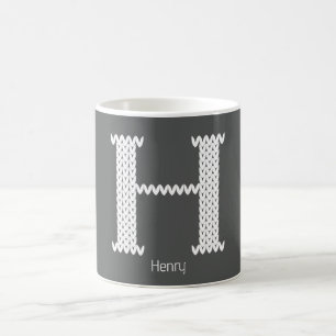 Gemütlicher gestrickter Alphabetbuchstabe H Kaffeetasse