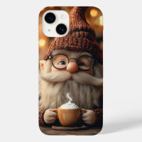Gemütlicher Gnome Genießen Sie eine Tasse heißen K