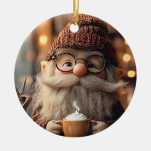Gemütlicher Gnome Genießen Sie eine Tasse heißen K Keramik Ornament