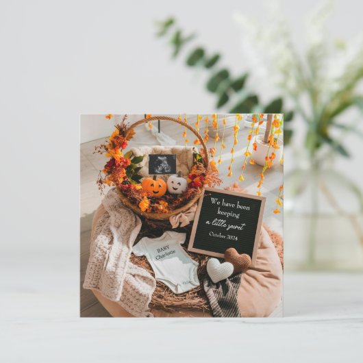 Gemütlicher Herbstfall Schwangerschaft Ankündigung (Stehend Vorderseite)