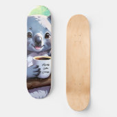 Gemütlicher Jungle Koala-Kaffee Skateboard (Vorderseite)