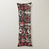 Gemütlicher Komfort - Rot und Schwarz Buffalo Kari Seitenschläferkissen (Rückseite (Vertikal))