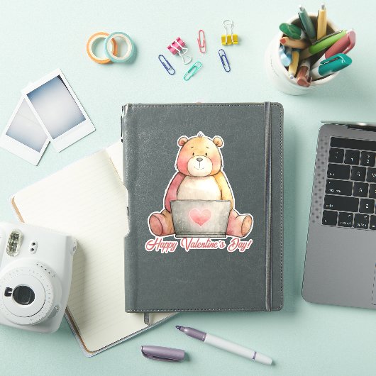 Gemütlicher Laptop-Bär Valentinstag Aufkleber (iPad Hülle)