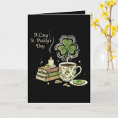 Gemütlicher St. Paddy's Day Irish Coffee und Vinta Karte (Gelbe Blume)