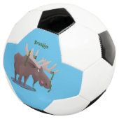 Gemütliches Elch-Cartoon-Illustration Fußball (Dreiviertel)
