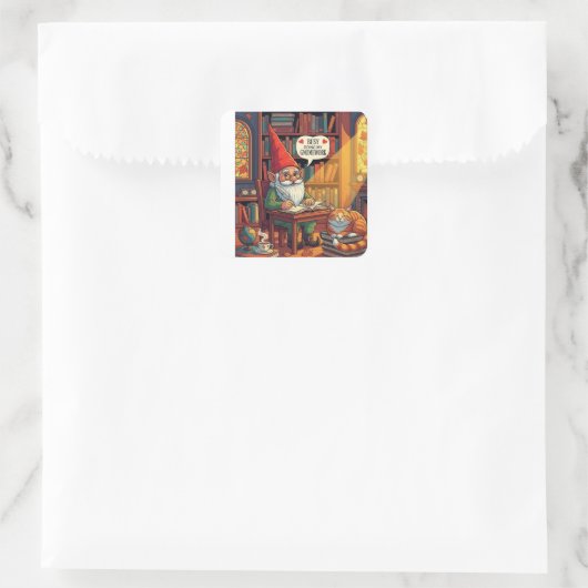 Gemütliches Gnome mit seinem Gnomework Quadratischer Aufkleber (Tasche)