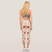 Gemütliches Herbstblattmuster Capri Leggings (Rückseite)