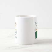 Gemütliches Kaffee- und Buchliebhaber-Zitat-Design Kaffeetasse (Mittel)