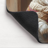 Gemütliches Schaf und Kaninchen im Stall mit Blume Mousepad (Ecke)