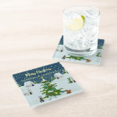 Gemütliches schneefreies Retro Weihnachtsdorf Glasuntersetzer (Schrägansicht)