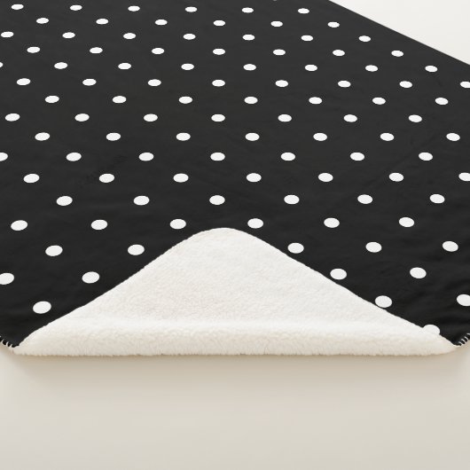 Gemütliches White Polka Dot Pattern auf schwarz Sherpadecke (3/4)