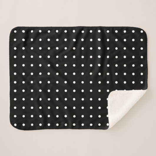 Gemütliches White Polka Dot Pattern auf schwarz Sherpadecke (Vorderseite (Horizontal))