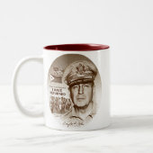 Gen. MacArthur I sind zurückgekommen (Brown-Druck) Zweifarbige Tasse (Links)