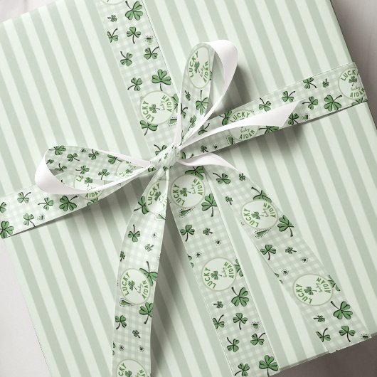 Gender Netural Mit Monogramm grüne Kleeblätter Ripsband