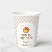 Gender Neutral Cinnamon Bun In Oven Baby Shower Pappbecher (Rückseite)