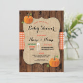 Gender Reveal Baby Shower Red Karo Pumpkin Einladu Einladung (Stehend Vorderseite)