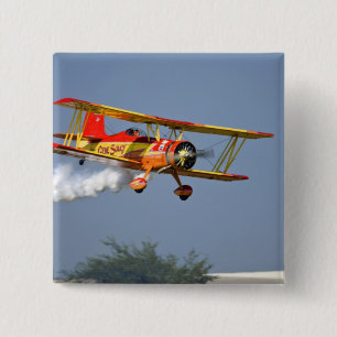 Gene Soucy beim Kunstflug in Grumman Button