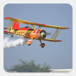 Gene Soucy beim Kunstflug in Grumman Quadratischer Aufkleber
