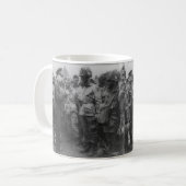 General Dwight D. Eisenhower mit Fallschirmjägern Kaffeetasse (Vorderseite Links)