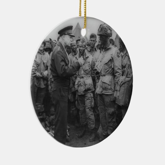 General Dwight D. Eisenhower mit Fallschirmjägern Keramikornament (Rechts)