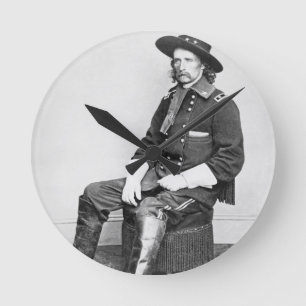General George A. Custer (b/w photo) Runde Wanduhr