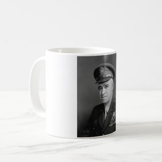 General Omar Bradley -- WWII Kaffeetasse (Vorderseite Links)