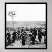 General Sherman Leaning on a Gun in Atlanta 1864 Poster (Vorne)